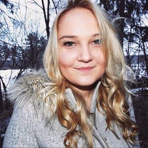 Meet your Posher, Olivia